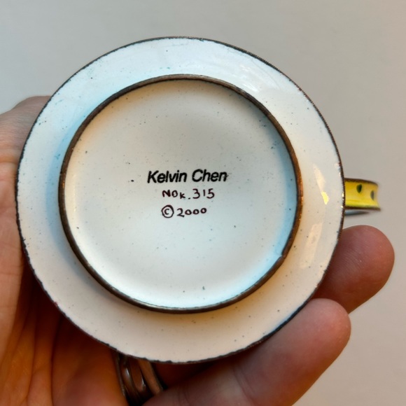 Vintage Kelvin Chen enamel yellow/green frog mini teapot signed Certificate #315 - Picture 5 of 9